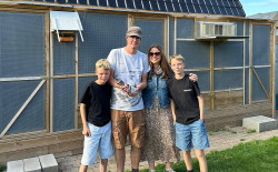 sam-bostoen-met-familie.jpg